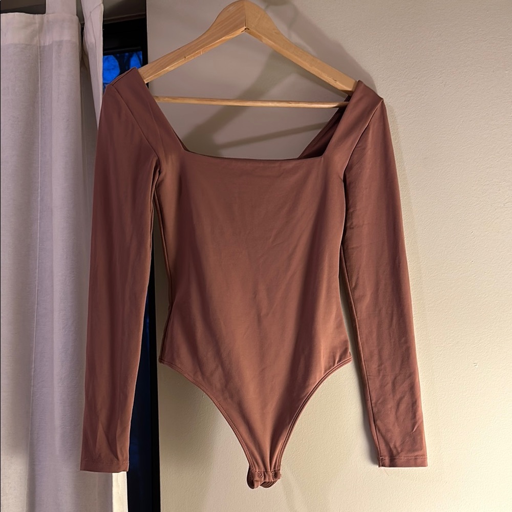 Babaton contour long sleeve Square Neck Bodysuit